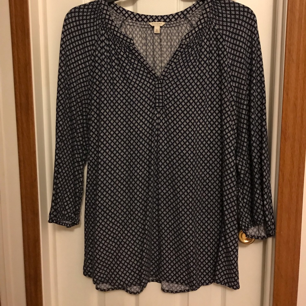 This is printed lightweight blouse